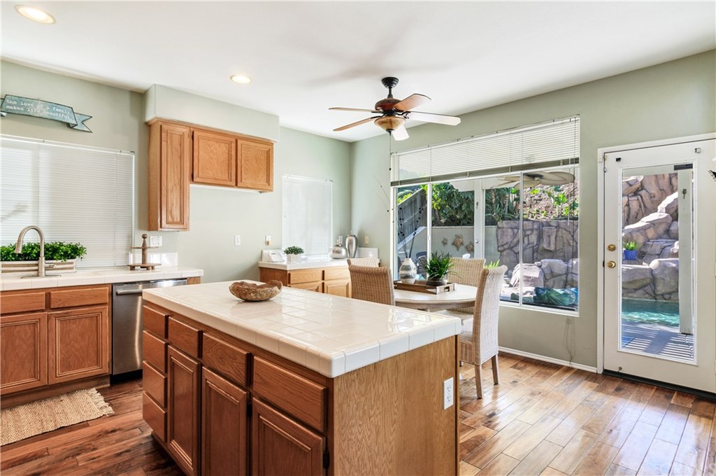 1536 Iris Grove Drive Corona, CA 92881 - Photo 8 of 37