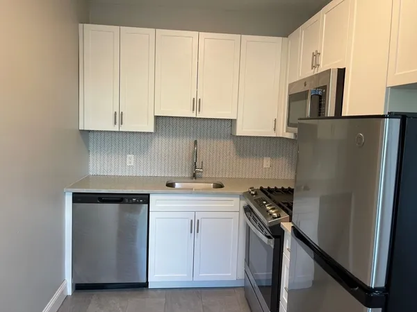 $1,900 | 233 Lafayette Street, Unit 4, Salem, MA 01970