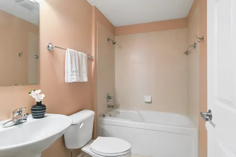 $439,000 | 8340 Callie Avenue, Unit 402, Morton Grove, IL 60053