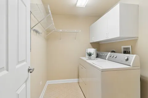 $439,000 | 8340 Callie Avenue, Unit 402, Morton Grove, IL 60053