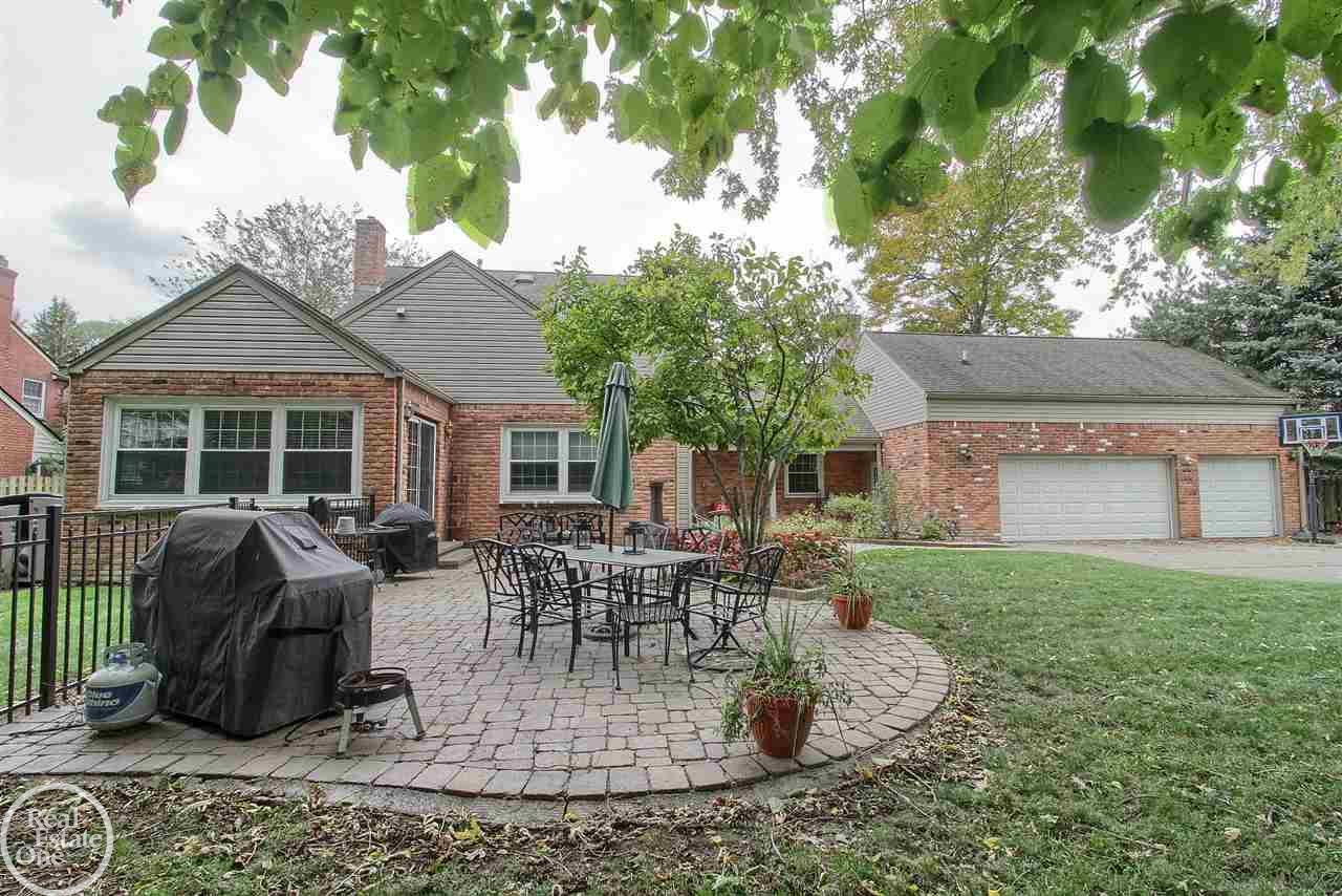 798 Pemberton Road Grosse Pointe, MI 48230 - Photo 40 of 47 31338241-39.JPG