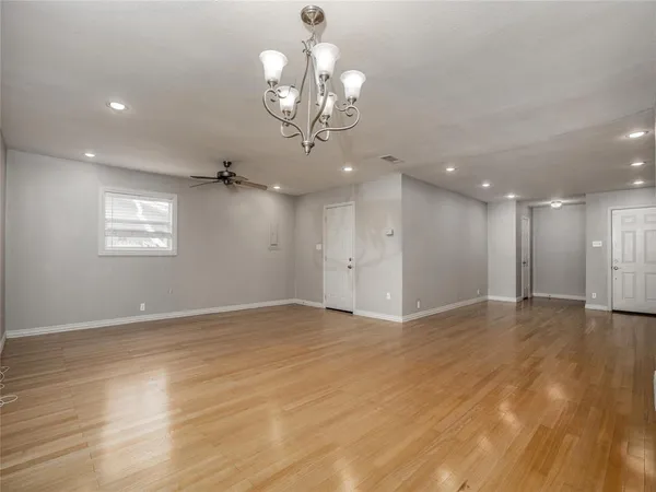 $2,600 | 917 Warren Way, Richardson, TX 75080