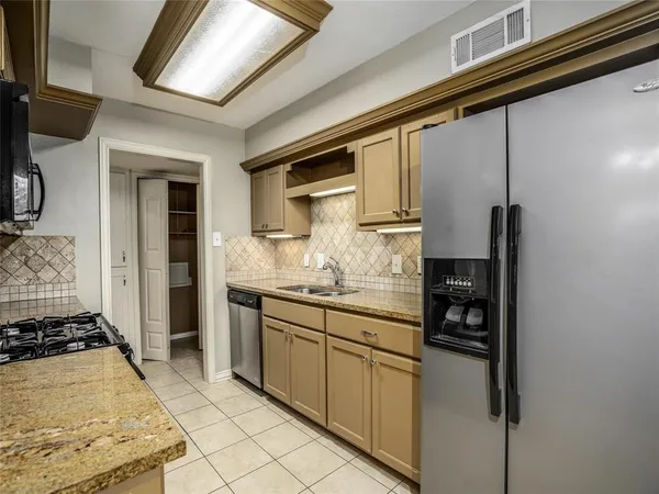 $2,600 | 917 Warren Way, Richardson, TX 75080