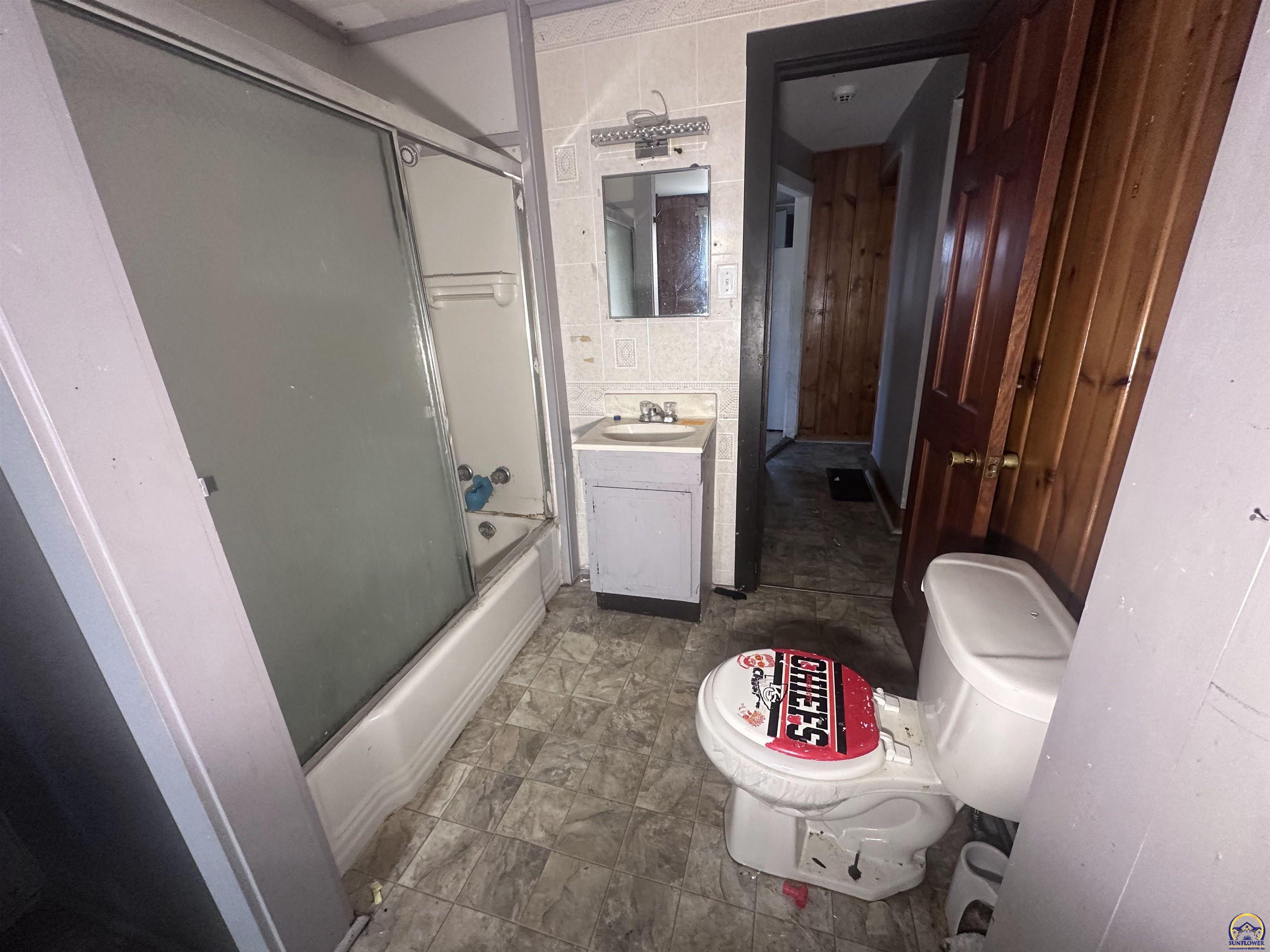 1911 Southeast Iowa Avenue Topeka, KS 66607 - Photo 15 of 44