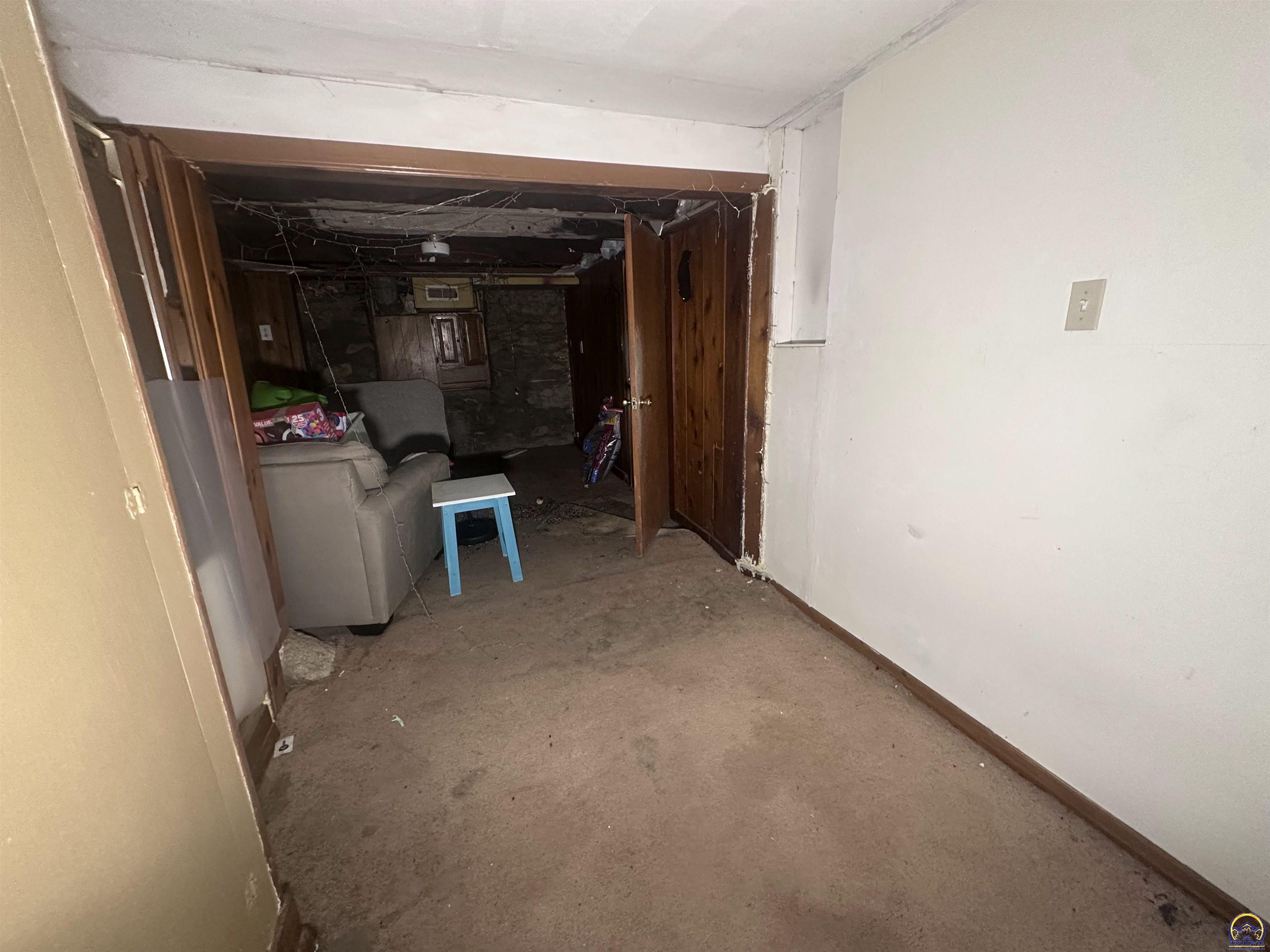 1911 Southeast Iowa Avenue Topeka, KS 66607 - Photo 24 of 44