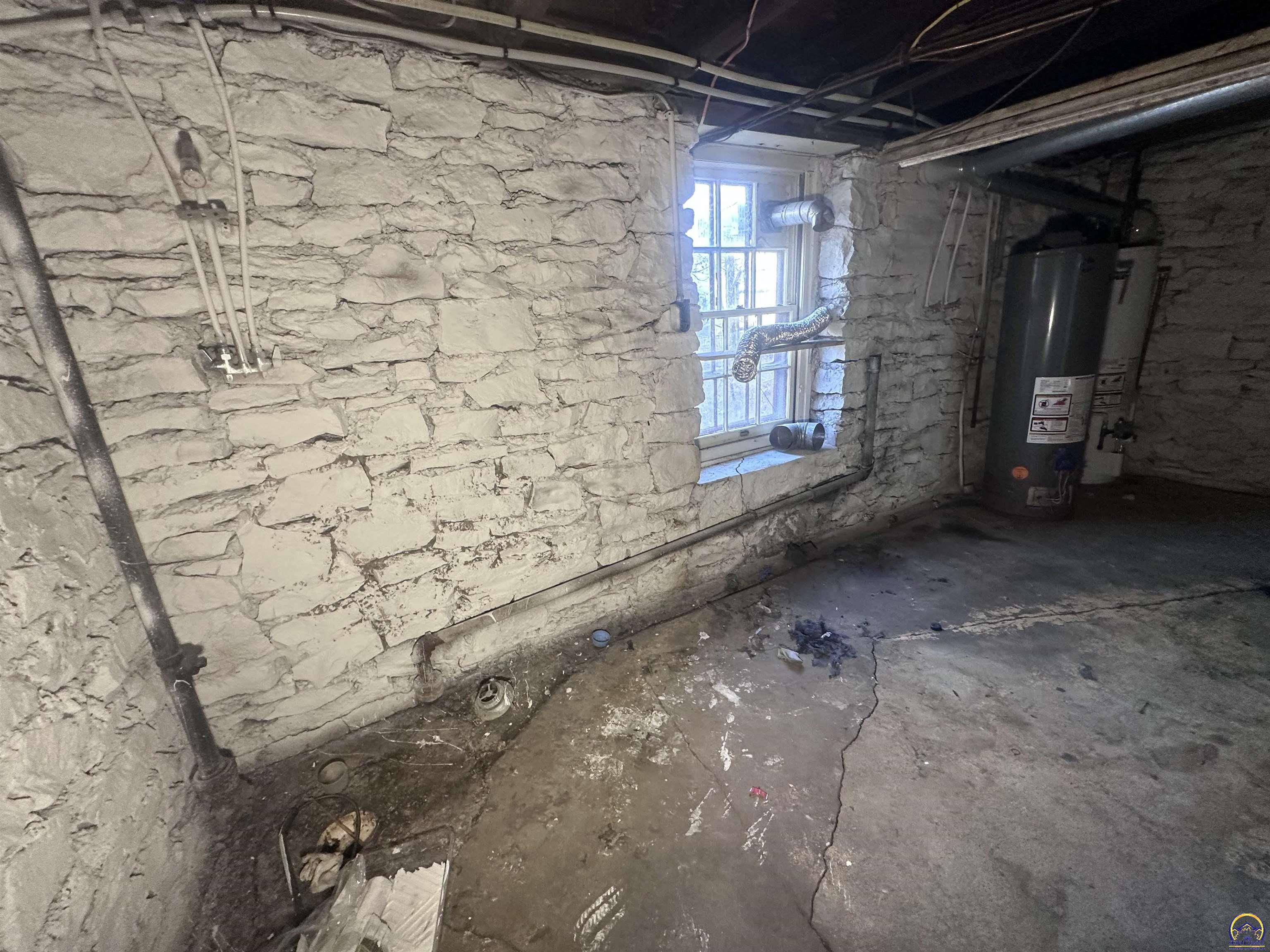 1911 Southeast Iowa Avenue Topeka, KS 66607 - Photo 26 of 44