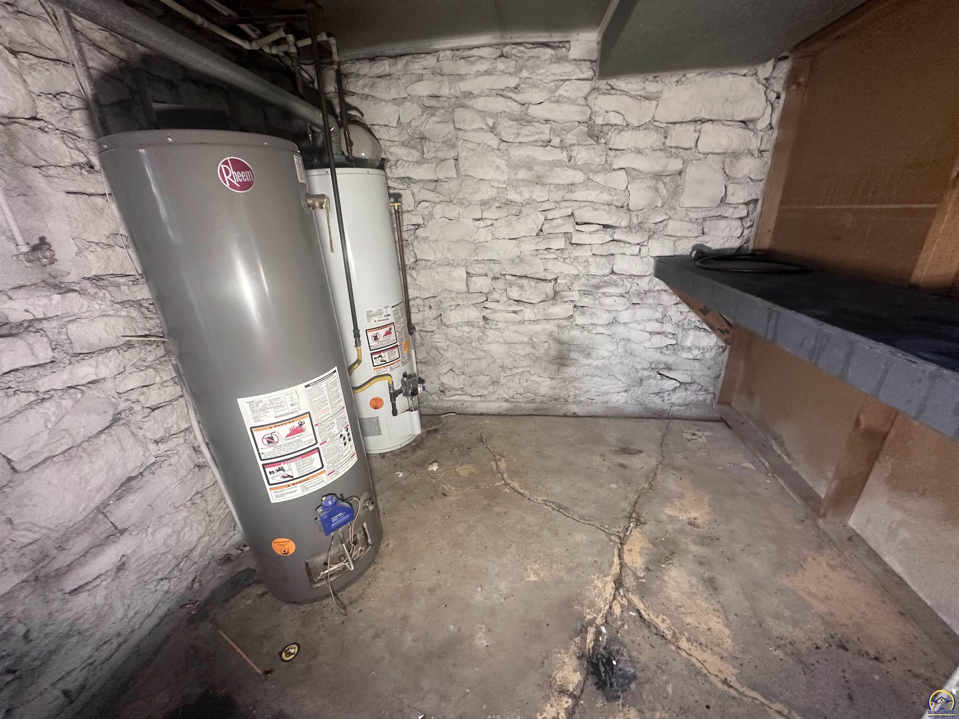 1911 Southeast Iowa Avenue Topeka, KS 66607 - Photo 27 of 44