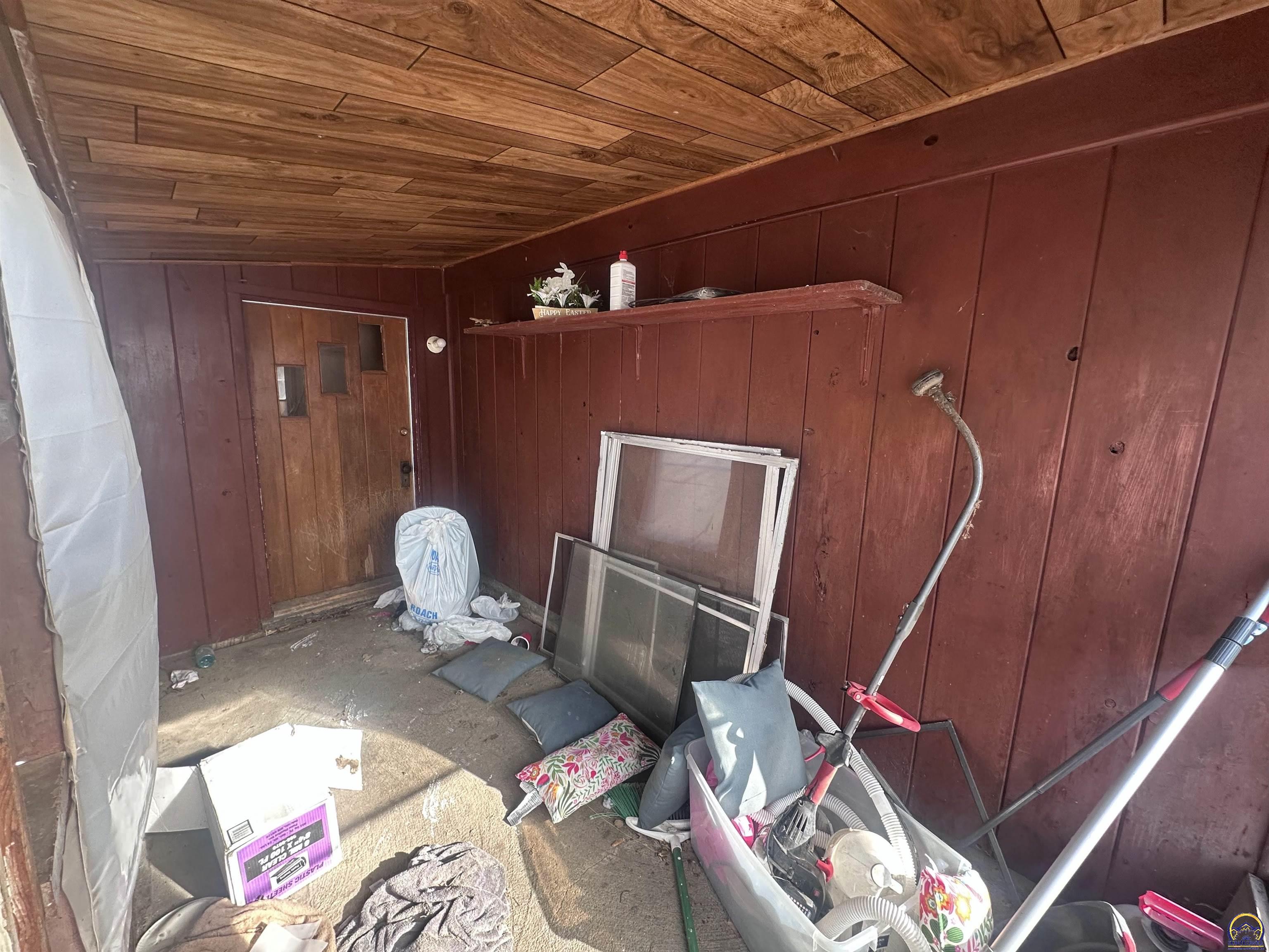 1911 Southeast Iowa Avenue Topeka, KS 66607 - Photo 35 of 44