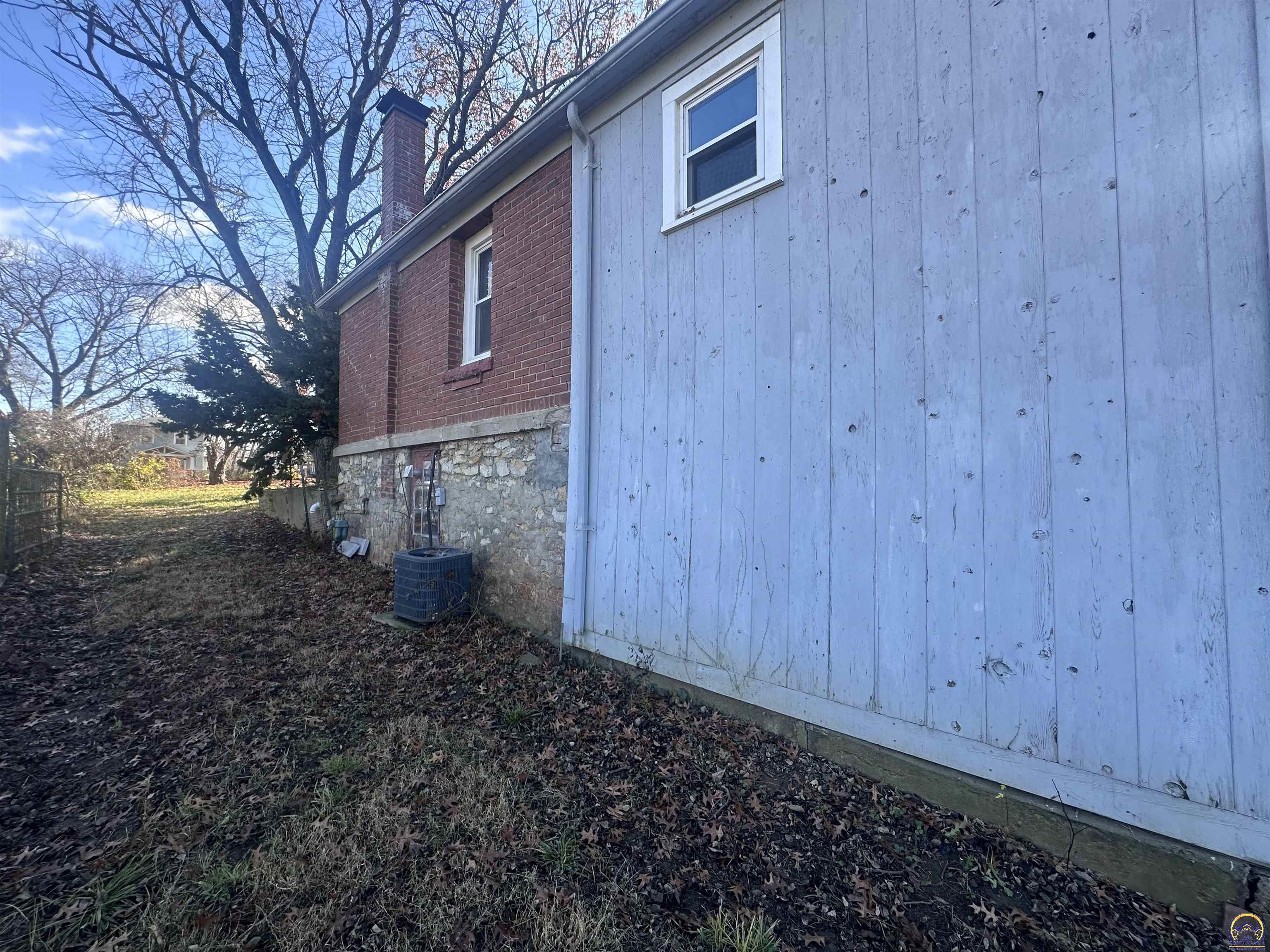 1911 Southeast Iowa Avenue Topeka, KS 66607 - Photo 43 of 44