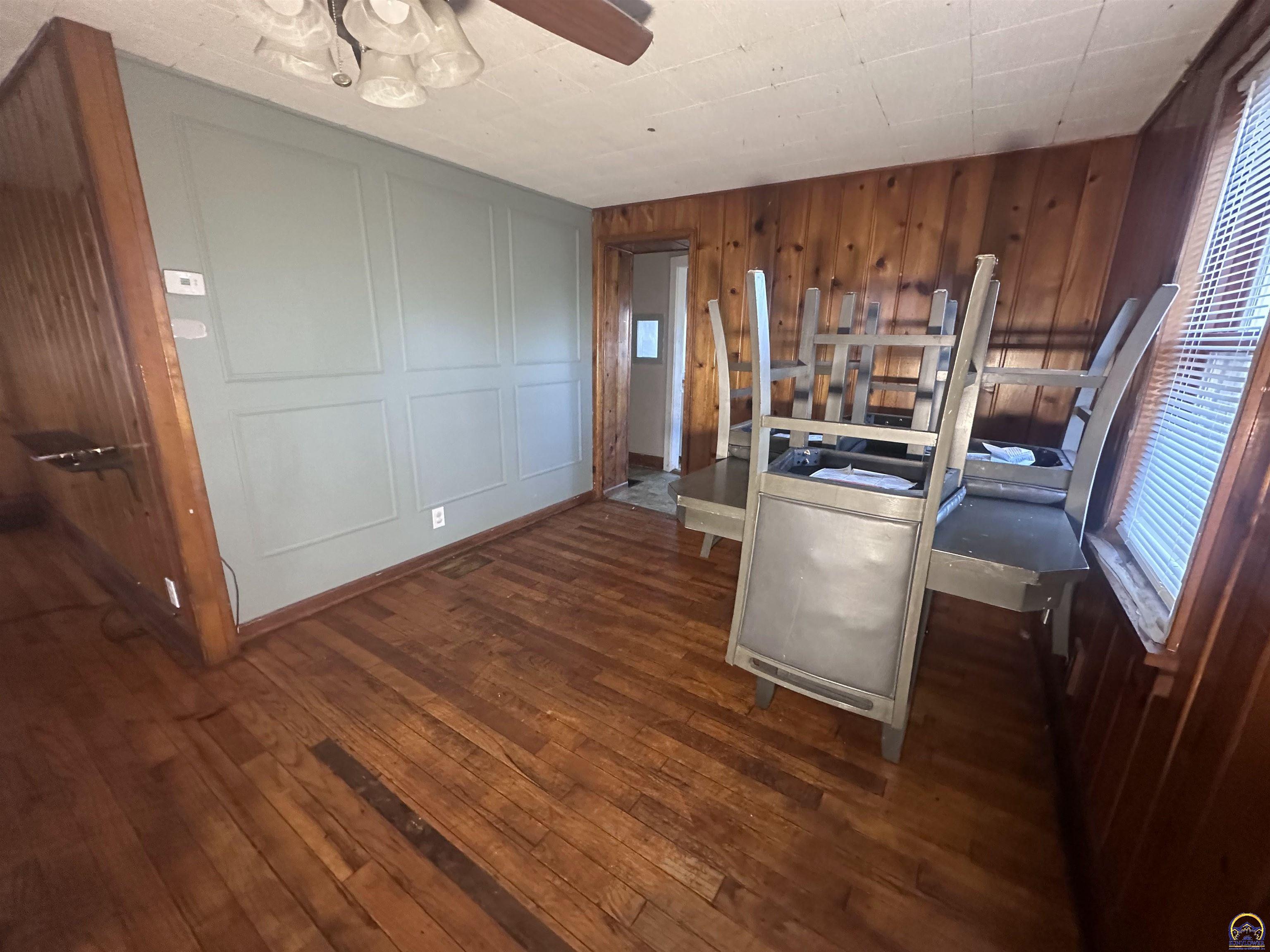 1911 Southeast Iowa Avenue Topeka, KS 66607 - Photo 10 of 44