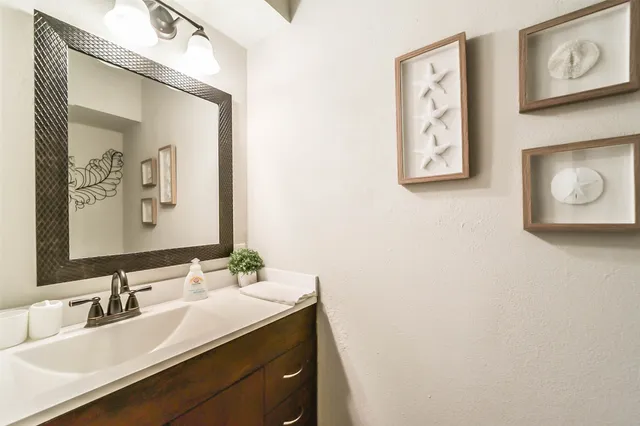 $2,300 | 1413 Ramada Drive, Unit 1413, Houston, TX 77062