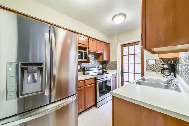 $2,300 | 1413 Ramada Drive, Unit 1413, Houston, TX 77062