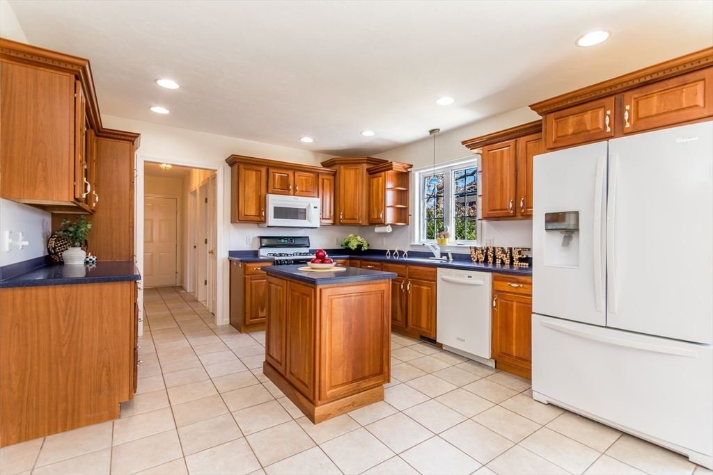 14 Sheppard Road Sagamore Beach, MA 02562 - Photo 7 of 42 Gallery Image 7