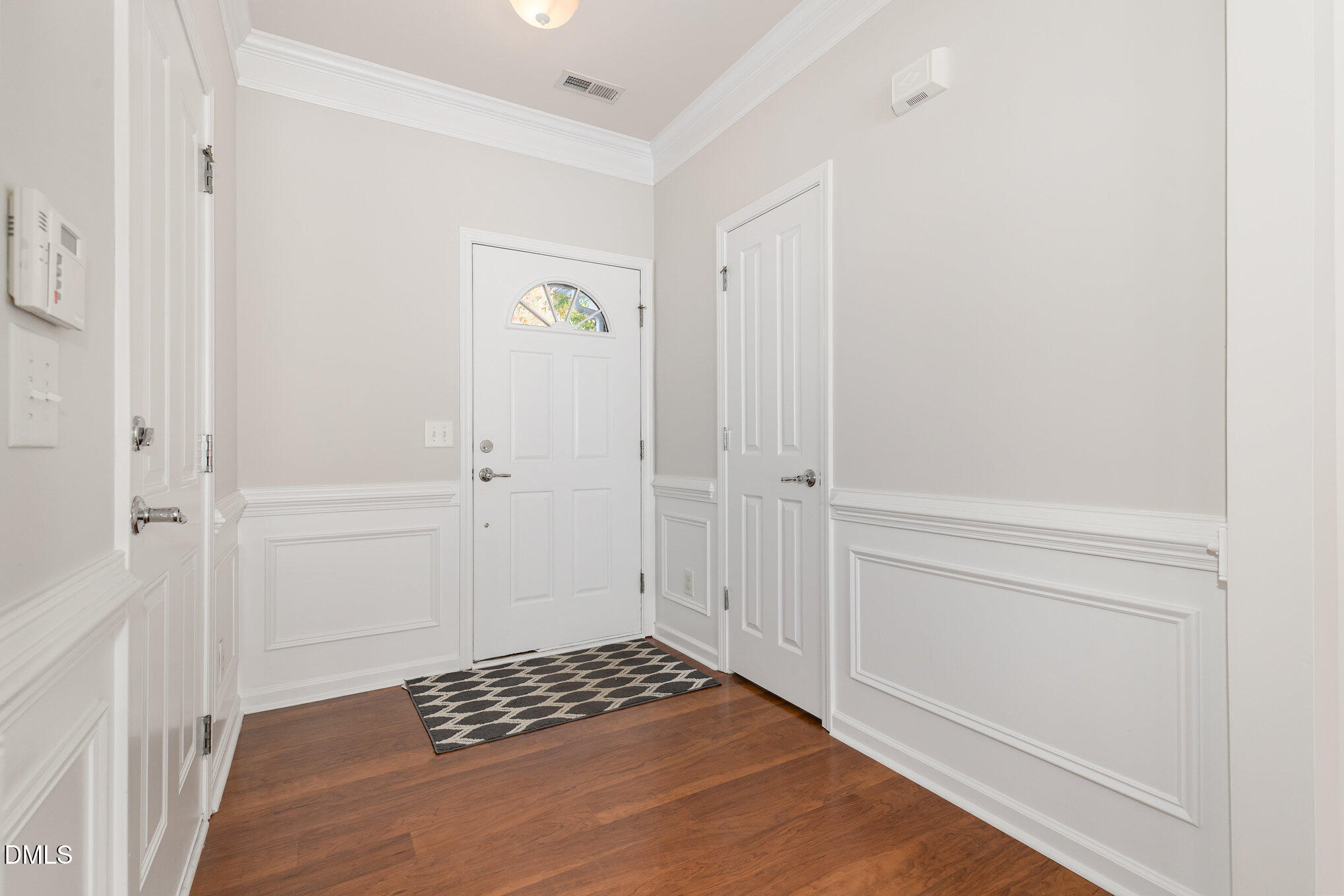 8325 Pilots View Drive Raleigh, NC 27617 - Photo 5 of 28 005_file_544