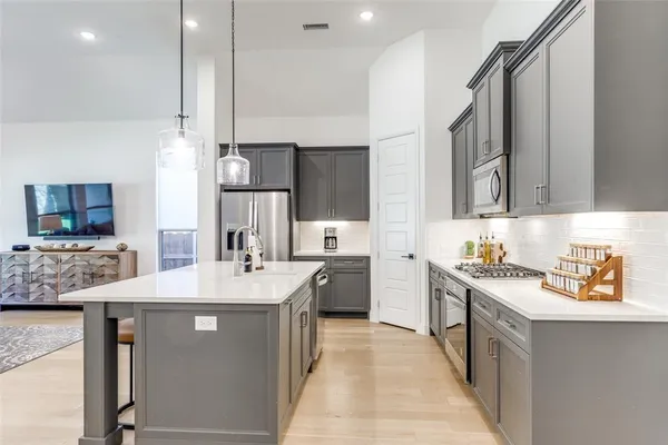 $2,900 | 8221 Legacy Oak Drive, McKinney, TX 75071