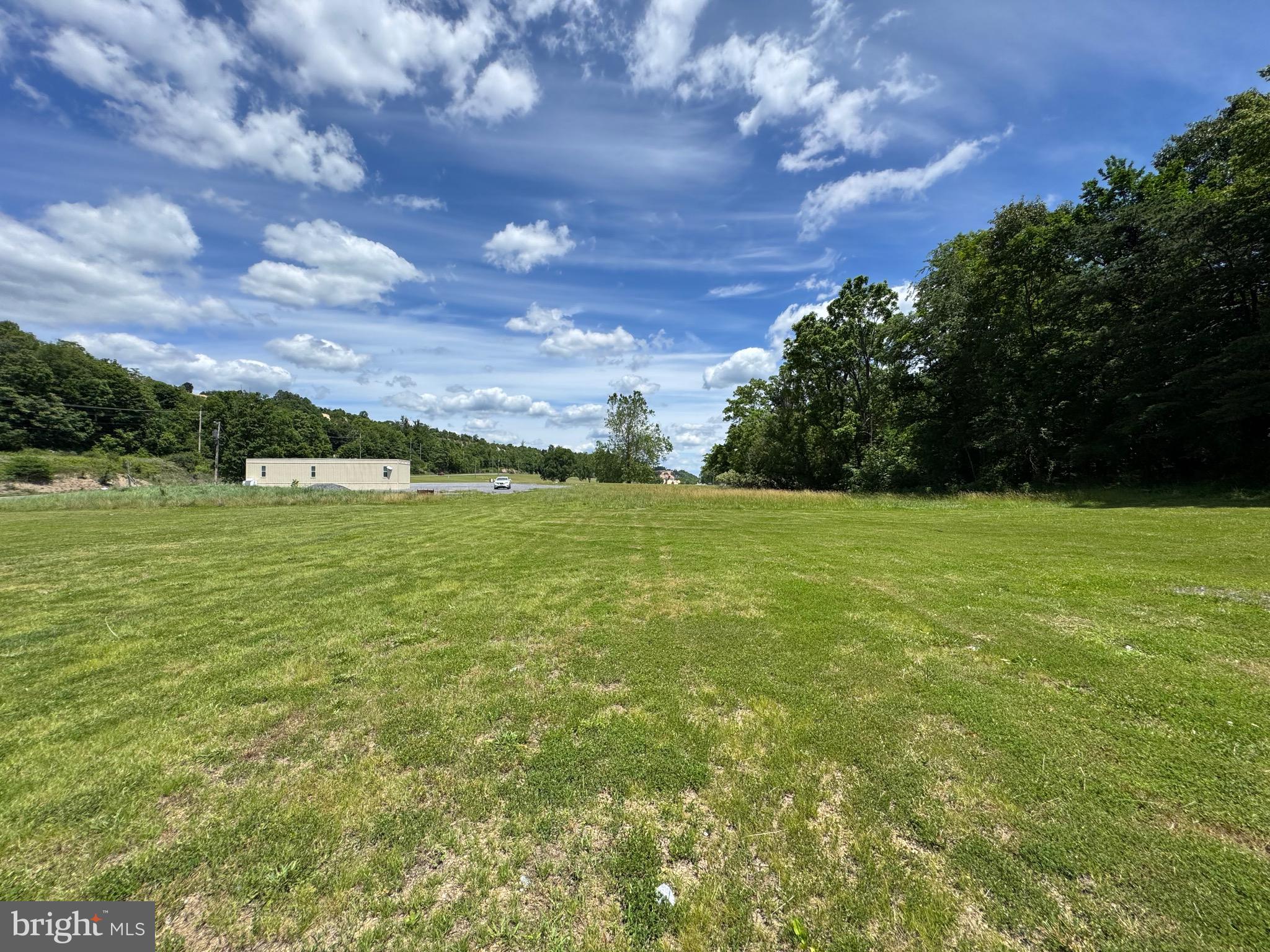 522 Unit Sand Mine Rd Corner Berkeley Springs, WV 25411 - Photo 4 of 13