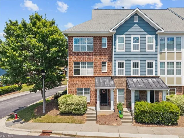 $350,000 | 2001 Summerhouse Road, Cary, NC 27519