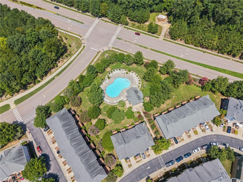 2001 Summerhouse Road Cary, NC 27519 - Photo 11 of 44 Gallery Image 11