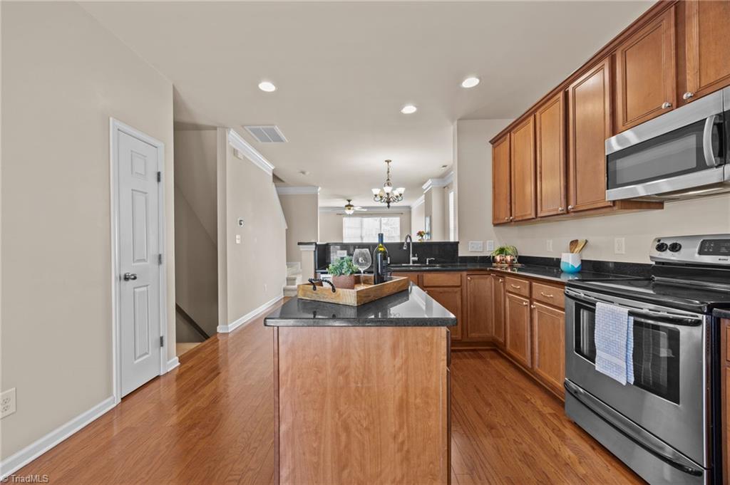 2001 Summerhouse Road Cary, NC 27519 - Photo 26 of 44 Gallery Image 26