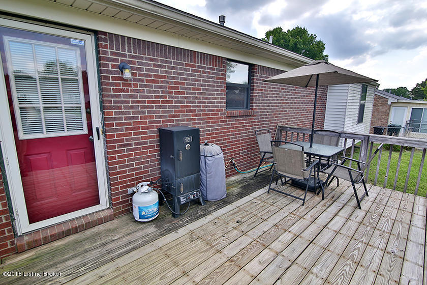 4711 Ridgeway Court Louisville, KY 40229 - Photo 4 of 25 Deck