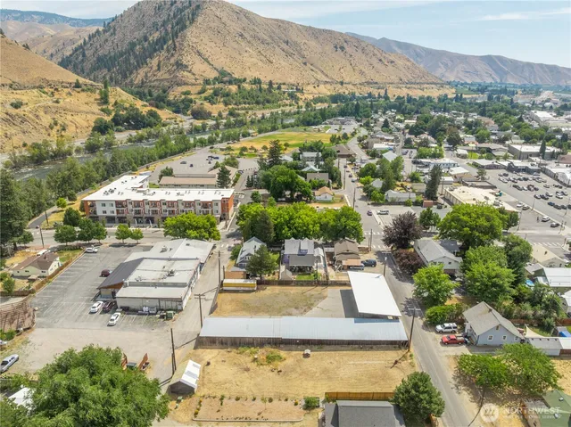 $476,390 | 106-108 West Pleasant Avenue, Cashmere, WA 98815