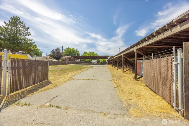 $476,390 | 106-108 West Pleasant Avenue, Cashmere, WA 98815