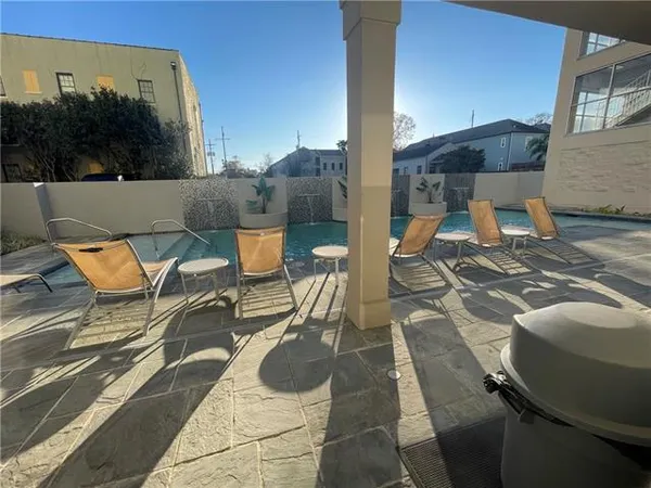 $1,800 | 1205 St Charles Avenue, Unit 814, New Orleans, LA 70130