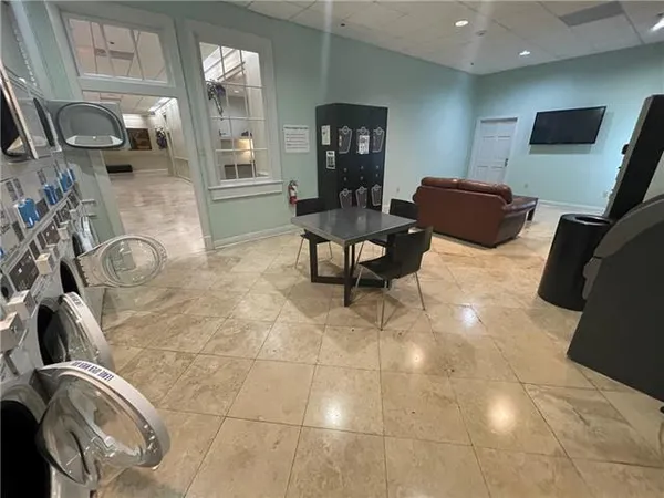 $1,800 | 1205 St Charles Avenue, Unit 814, New Orleans, LA 70130