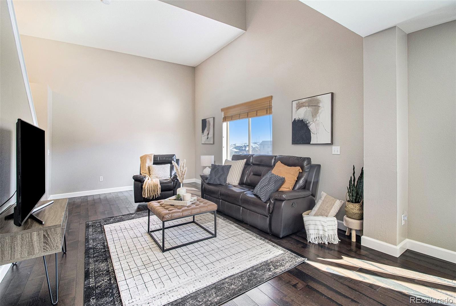 3864 South Rome Way Aurora, CO 80018 - Photo 4 of 32 Gallery Image 4