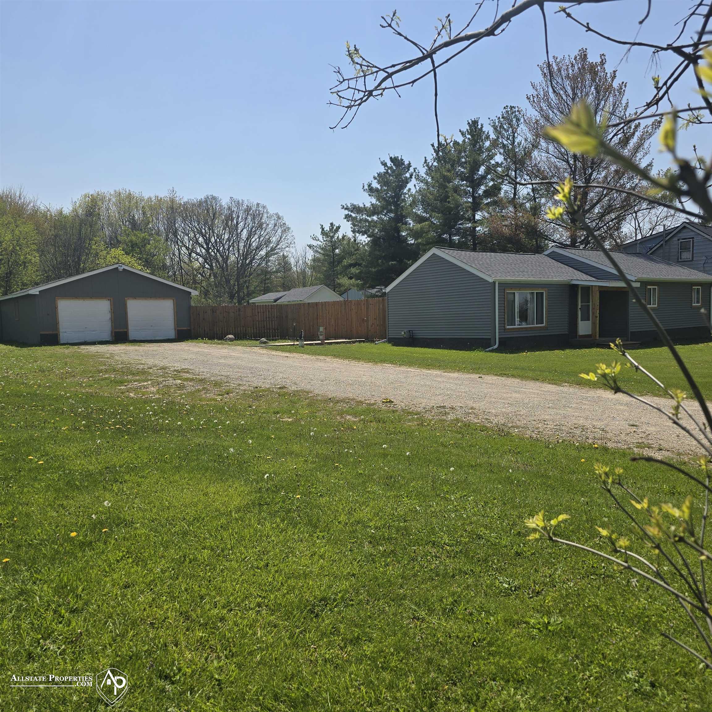 12142 Davison Road Davison, MI 48423 - Photo 1 of 16