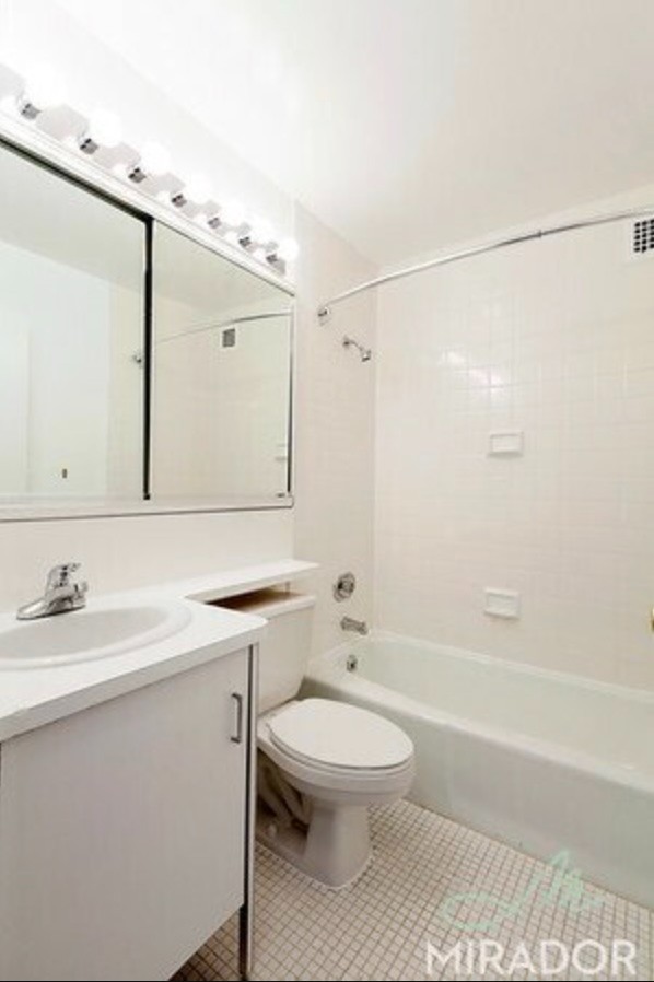 330 East 39th Street, Unit 28R Manhattan, NY 10016 - Photo 5 of 13 Photo 5