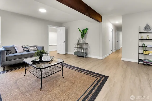 $1,049,500 | 1621 North 201st Street, Shoreline, WA 98133