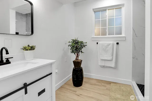 $1,049,500 | 1621 North 201st Street, Shoreline, WA 98133