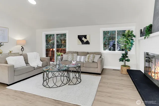 $1,049,500 | 1621 North 201st Street, Shoreline, WA 98133