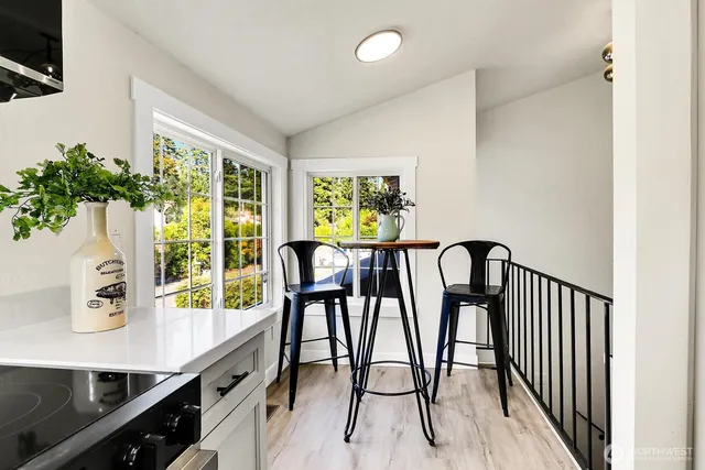 $1,049,500 | 1621 North 201st Street, Shoreline, WA 98133