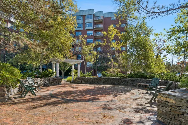 $325,000 | 148 Breakwater Drive, Unit 513, South Portland, ME 04106