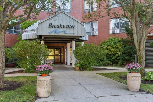 $325,000 | 148 Breakwater Drive, Unit 513, South Portland, ME 04106