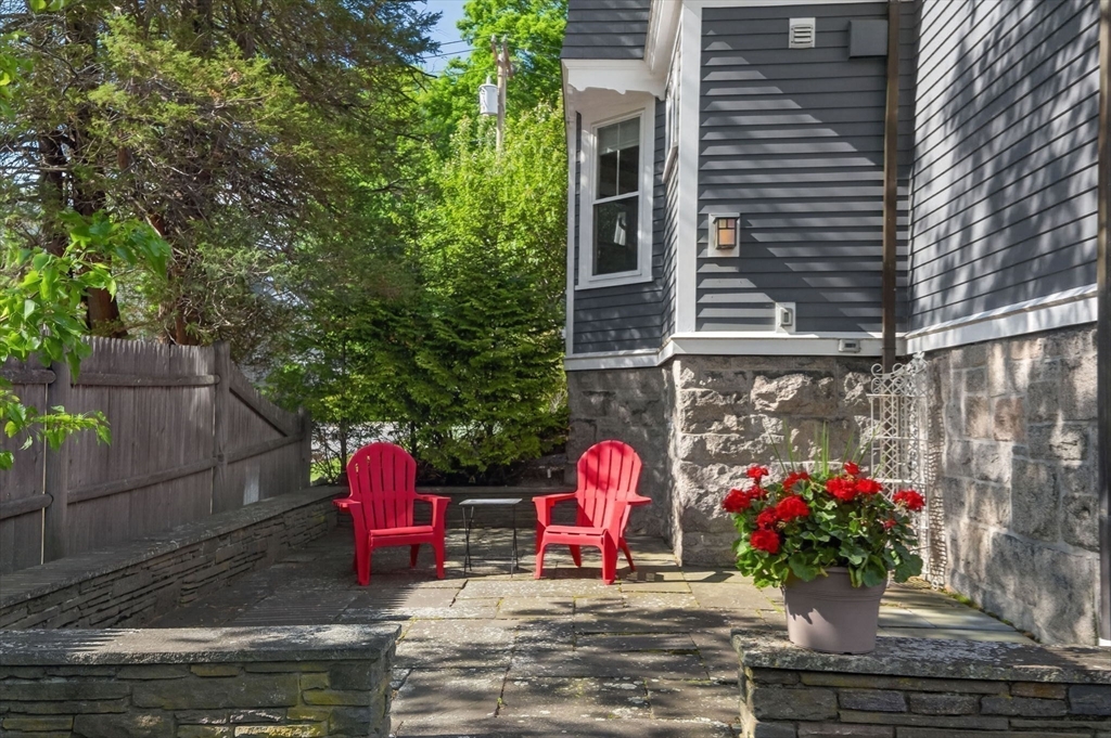 33 Linden Street Wellesley, MA 02482 - Photo 28 of 32