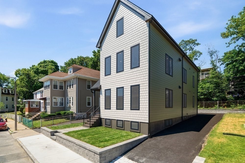 32 McKone Street Boston, MA 02122 - Photo 11 of 36