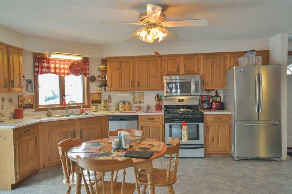 eat in kitchen