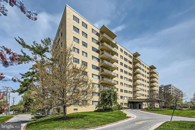 a view of a large building