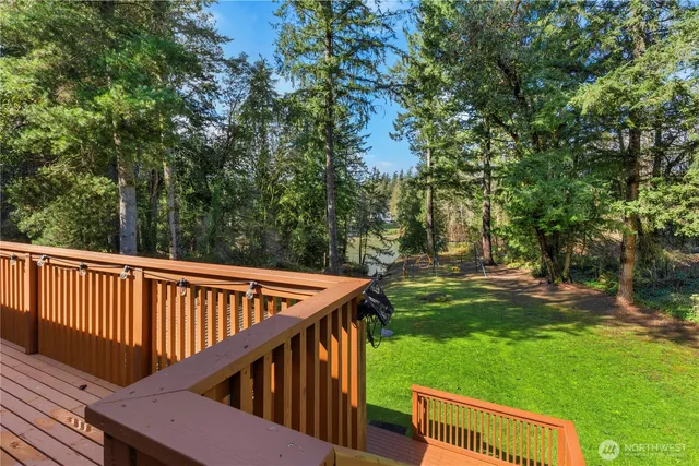 a view of a house with a big yard