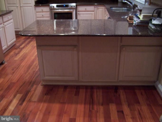 2534 Babcock Road Vienna, VA 22181 - Photo 11 of 30 Kitchen