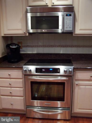 2534 Babcock Road Vienna, VA 22181 - Photo 19 of 30 Kitchen