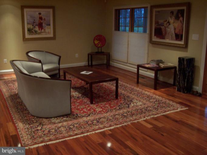 2534 Babcock Road Vienna, VA 22181 - Photo 20 of 30 Living Room