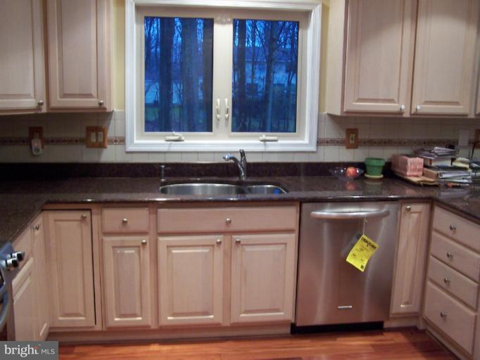 2534 Babcock Road Vienna, VA 22181 - Photo 27 of 30 Kitchen