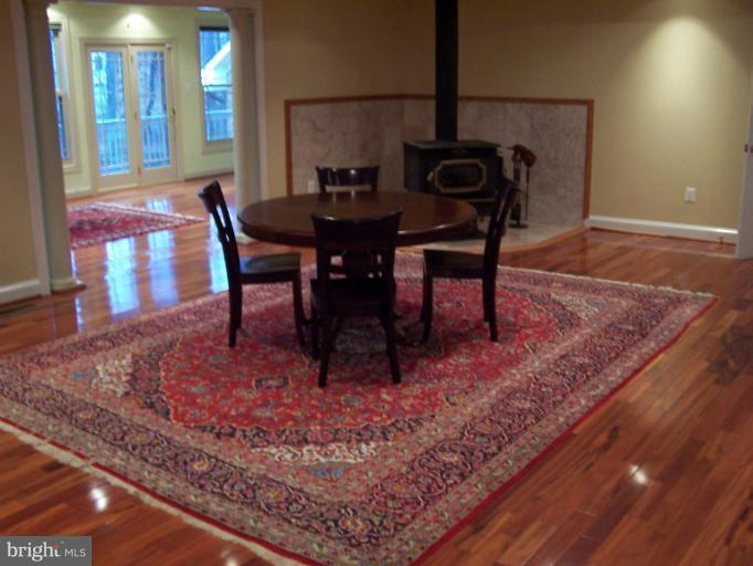 2534 Babcock Road Vienna, VA 22181 - Photo 4 of 30 Dining Room
