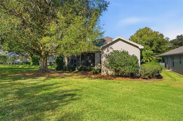a view of front a house with a garden