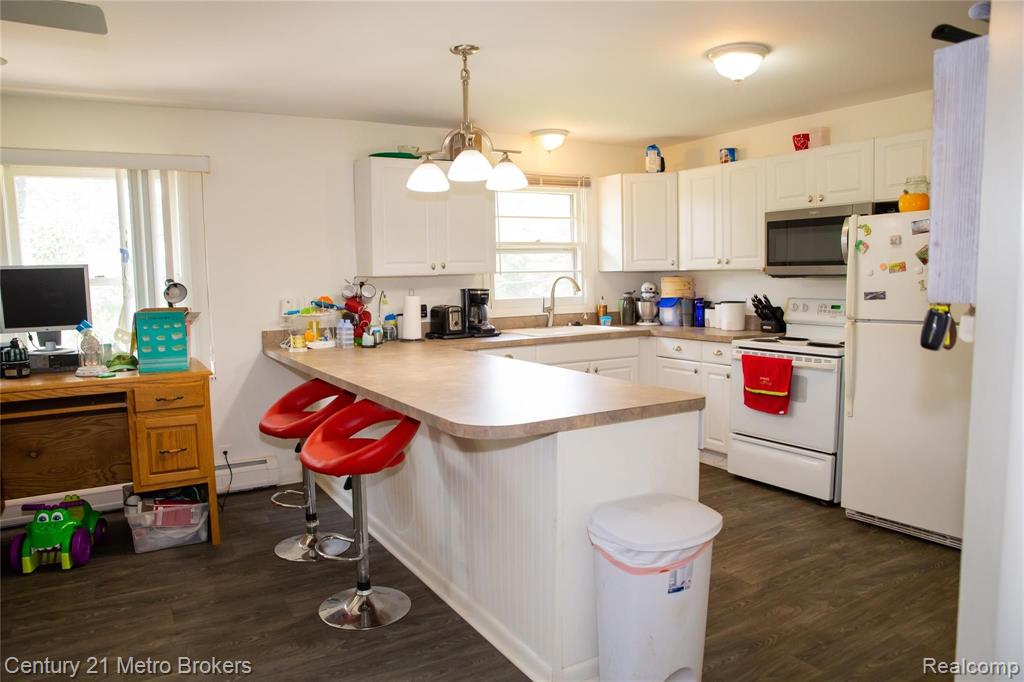 5460 Lippincott Road Lapeer, MI 48446 - Photo 7 of 46