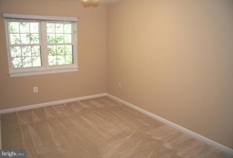2058 Headlands Circle Reston, VA 20191 - Photo 6 of 14 Bedroom #2